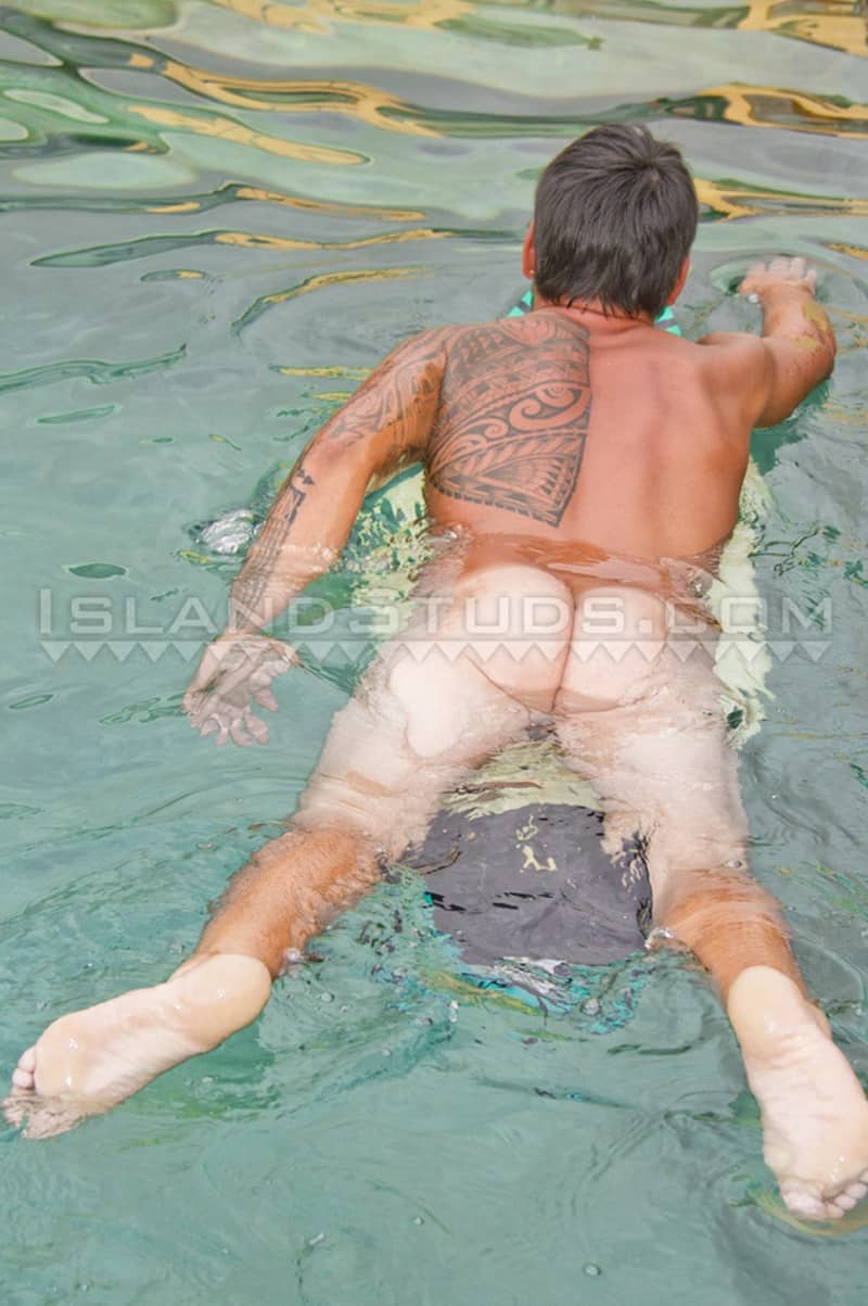 IslandStuds gay porn tattoo beard facial hair small dick sex pics Kimo bubble butt asshole 008 gallery video photo - Kimo spreads his sweet smooth virgin surfer butt WIDE OPEN while skinny dipping underwater in the pool