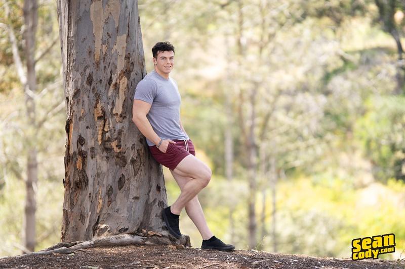 Hottie young big muscle dude Sean Cody Clark Reid drops shorts to ankles stroking huge 7 inch dick 3 gay porn pics - Hottie young big muscle dude Sean Cody Clark Reid drops his shorts to his ankles stroking his huge 7 inch dick